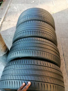 A set of michelin runflat tyres 2x245/40/19 front and 2x275/35/19 rear