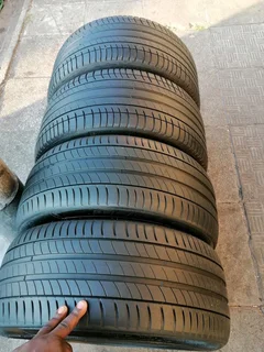 A set of michelin runflat tyres 2x245/40/19 front and 2x275/35/19 rear