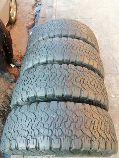 A set of bfgoodrich tyres 265/70/17 in a very good condition