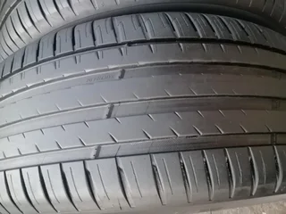 A set 255/55/19 michelin tyres like new with no damages