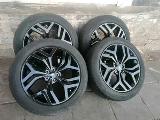 A set of 4 mags and tyres for Range Rover Evoque