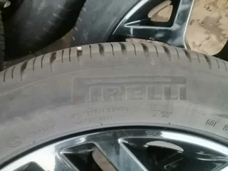 A set of 4 mags and tyres for Range Rover Evoque
