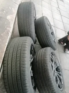 A set of 4 mags and tyres for Range Rover Evoque