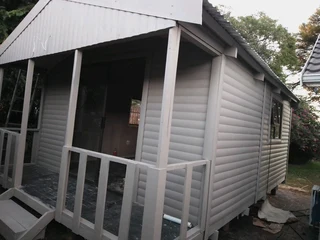 wendy house and log cabin