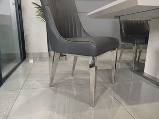 7-Piece Dining Room Suite