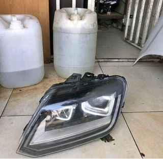 Amarok xenon headlights available