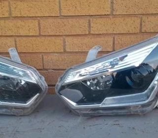 Isuzu D Max headlights available