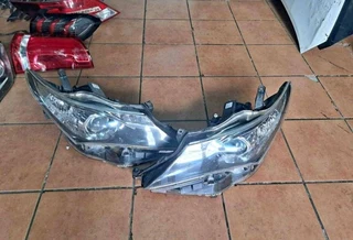Toyota auris headlights