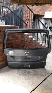 Vw transporter tailgate available