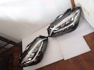 W205 mercedes Benz headlights