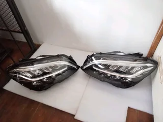 W205 mercedes Benz headlights