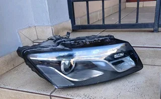 Q5 audi headlight available