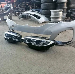 Bmw G20 front bumper and headlights