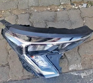 Kia sanote headlights available