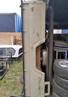 Toyota landcruiser bin available single cab