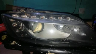 Q7 right side led headlight available