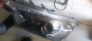 Kia cerato Headlights available