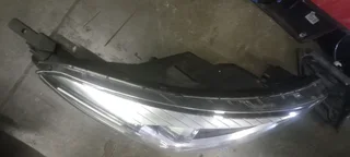 Kia rio Headlights available