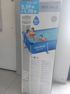 Bestway Steel Pro swimming pool R1100 neg used once and required a bigger one.