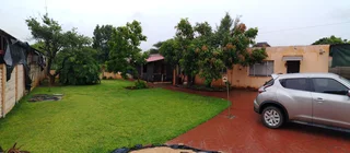 Investor's Opportunity Pretoria North: House + 2 Flatlets, Borehole &amp; Income Potential