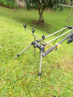 Docks Fishing Pod And Gilfox Bait Alarms