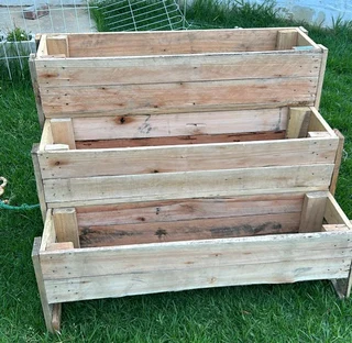 Planting boxes with screens ...