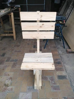 Benches and shòp counters