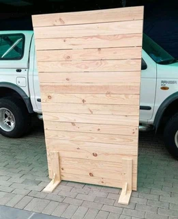 Benches and shòp counters