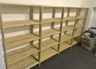 Benches and shòp counters