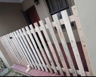 Picket fencing