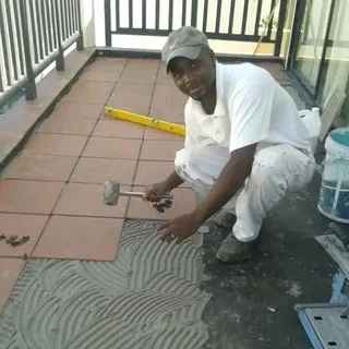 TILER PLUMBER BUILDER0825000632