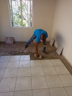 TILER PLUMBER PAINTER0825000632