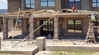 TILER PLUMBER PAINTER0825000632