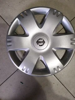 Nissan MP200 wheel cap