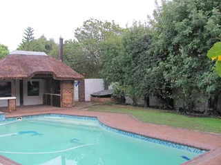 Durbanville Sonstraal: Large 3 bedroom house close to schools and dam