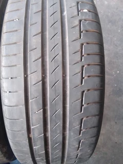2x Continental runflats 235/50/19 tyres