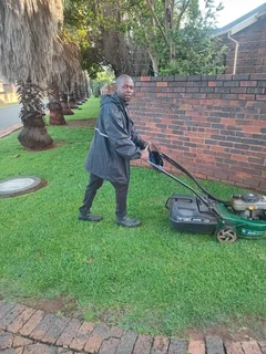 Matured and very highly recommended gardener,cleaner, housekeeper from Malawi needs stay in or out
