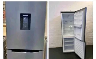 Kelvinator fridge with water despenser