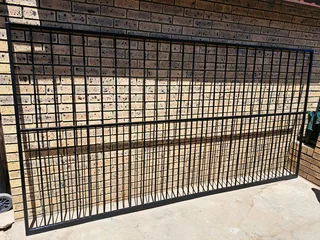 Gate, sliding and driveway