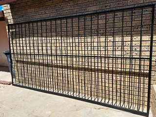 Gate, sliding and driveway