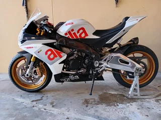 Aprilia rsv 4 aprc