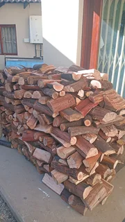 Premium quality firewood for fireplaces.