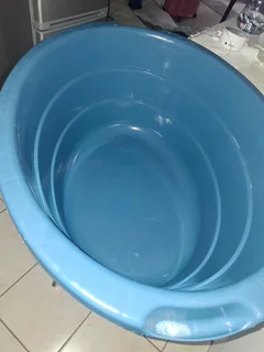 Bathtub - Ad posted by Bakang Abiot Kgaodi