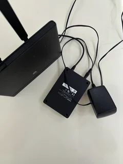 Huawei B315 LTE WiFi Router with backup battery