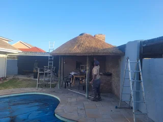 Professional Thatching, Re-Thatching & Lapa Building – From R2,000