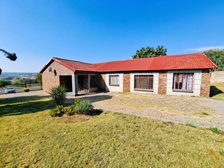 A Must See 4 Bedroom 2 Bathroom in Heuweloord