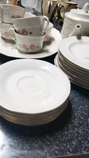 Huguenot Royale vintage tea set