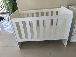 Cot bed and chest of drawers