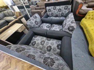 New 4pce couch