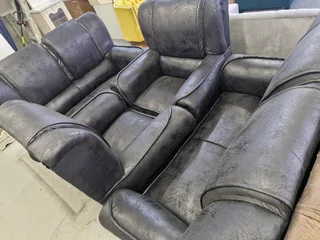New 4pce couch